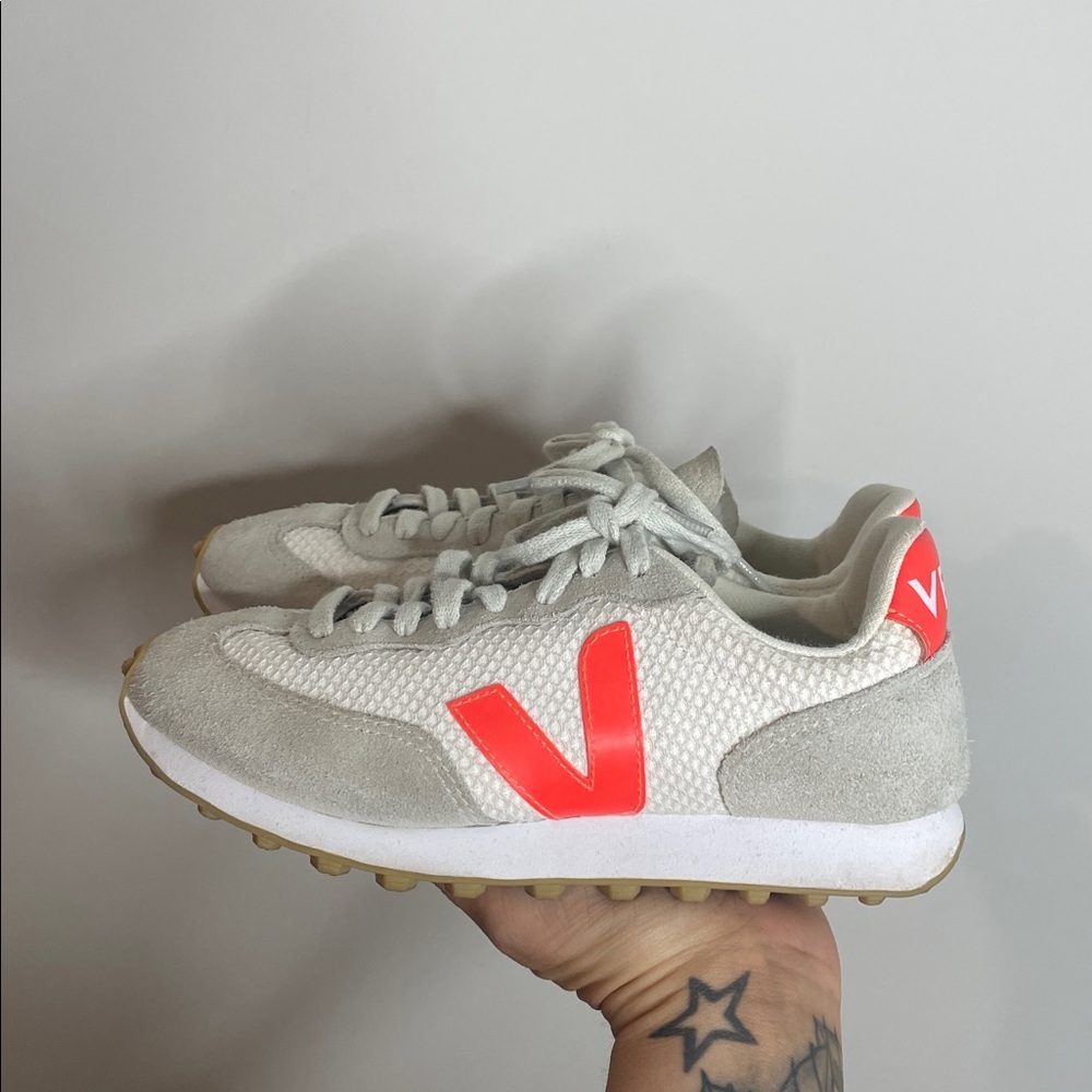 Sold Veja | Women’s Rio Branco Hexamesh Sneakers in Gravel Orange Grey Size 6 - Picture 5 of 7